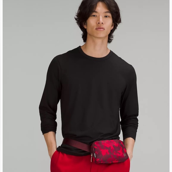 Lululemon NEW YEAR Everywhere Belt Bag 1L - Picture 4 of 7